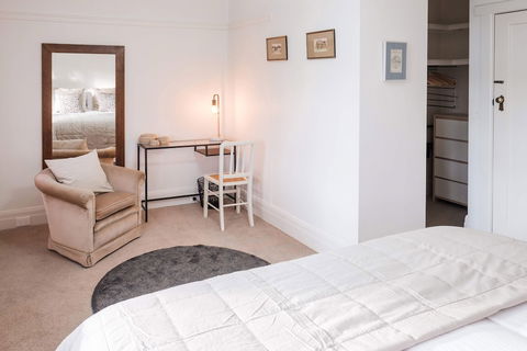Elwood Beach Calming Tones - Rejuvenate Stays - New Castle Holiday 4