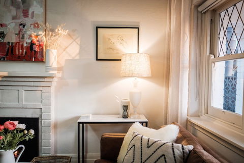 Elwood Beach Calming Tones - Rejuvenate Stays - New Castle Holiday 2