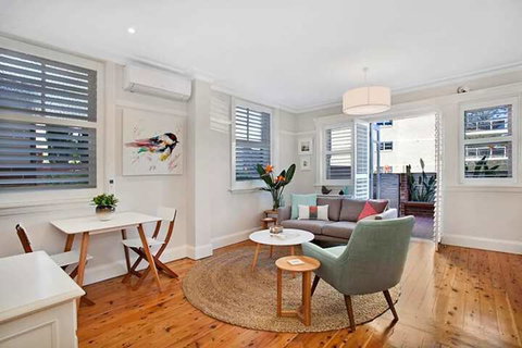 CRES0 Manly The Crescent - New Castle Holiday 2