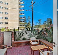 CRES0 Manly The Crescent - New Castle Holiday