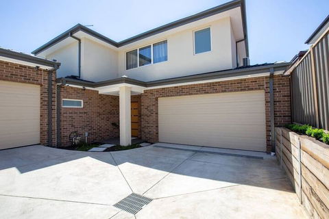 Lux Style 4BR Townhouse@ashwood - New Castle Holiday 6