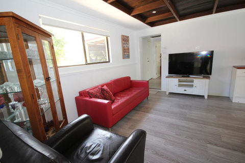 Boambee Hideaway - New Castle Holiday 3