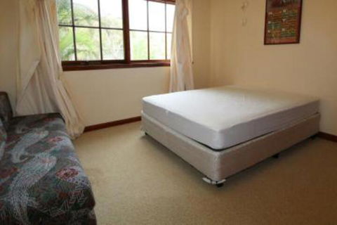 Amzaz 15 Korogora Street - New Castle Holiday 6