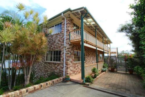 Amzaz 15 Korogora Street - New Castle Holiday 2