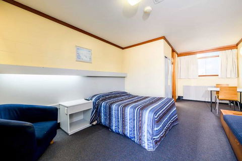 Top Of The Town Hotel Motel - New Castle Holiday 4