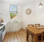 Little Hopwood Apartments No2 - New Castle Holiday