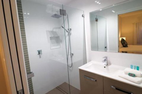 Elysium Lakehouse - New Castle Holiday 3