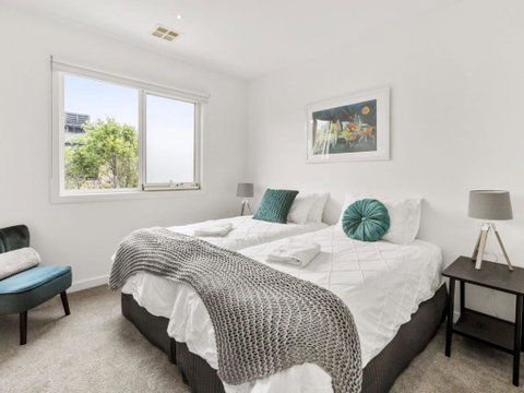 BANGALOW MORNINGTON - New Castle Holiday 3