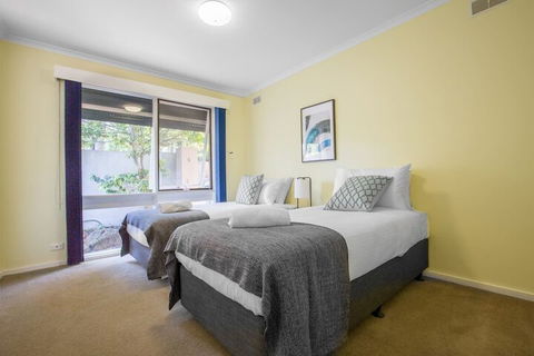 Spacious Comfortable Home In Wheelers Hill+pool - New Castle Holiday 7