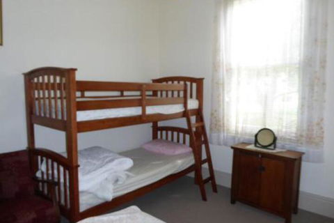 Claremont Farmhouse - New Castle Holiday 2