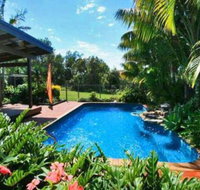 Illalangi views pool walk to beach - New Castle Holiday