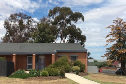 Dunolly Broadway B&B - New Castle Holiday 0