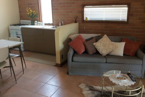 Dunolly Broadway B&B - New Castle Holiday 3