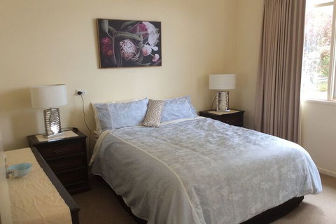 Dunolly Broadway B&B - New Castle Holiday 5