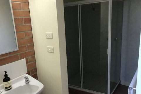 Dunolly Broadway B&B - New Castle Holiday 7