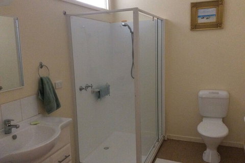 Dunolly Broadway B&B - New Castle Holiday 6