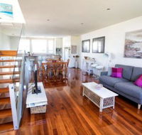 BELLA CASA - New Castle Holiday