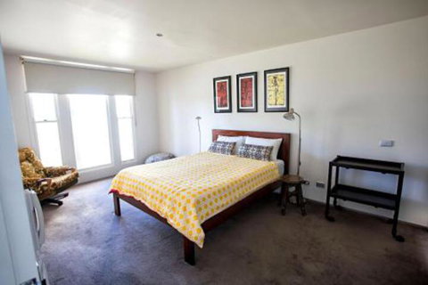 BELLA CASA - New Castle Holiday 6