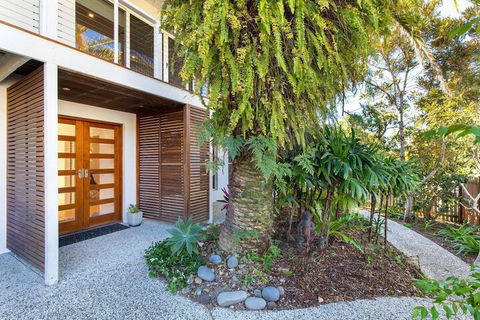 20 Ray Street Sunshine Beach - New Castle Holiday 3
