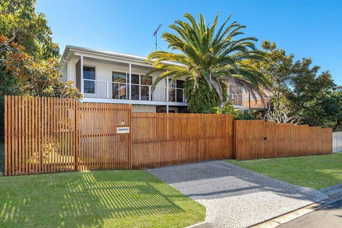 20 Ray Street Sunshine Beach - New Castle Holiday 2