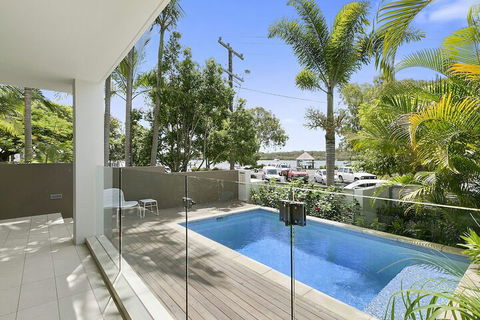 First Class Luxurious Apartment On Noosa River Unit 1 Wai Cocos 215 Gympie Terrace - New Castle Holiday 2