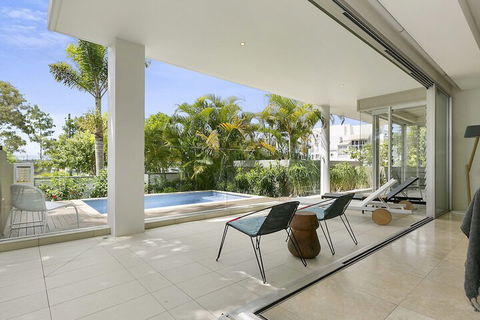 First Class Luxurious Apartment On Noosa River Unit 1 Wai Cocos 215 Gympie Terrace - New Castle Holiday 1