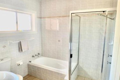 Spacious 2 Bed 2 Bath Villa Central Location Quiet - New Castle Holiday 4