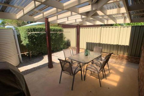 Spacious 2 Bed 2 Bath Villa Central Location Quiet - New Castle Holiday 7