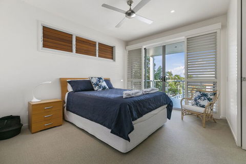Sunshine Beach Self Contained Unit Beach Views Unit 2 Elouera 44 Elanda Street - New Castle Holiday 2