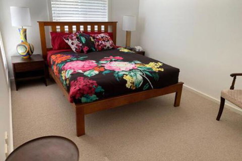 Jacaranda Blue At Corlette - New Castle Holiday 7