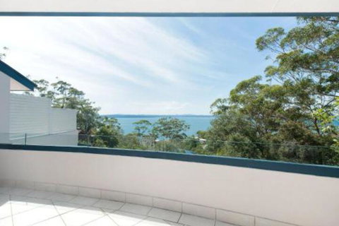 Jacaranda Blue At Corlette - New Castle Holiday 2