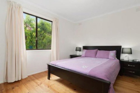 Rest Easy In Rye - New Castle Holiday 4