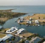 Anchored Access to the Gippsland Lakes - New Castle Holiday