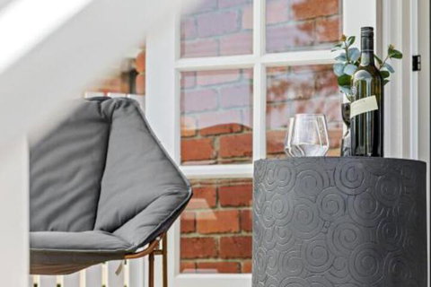 YIN YANG MOUNT ELIZA - New Castle Holiday 2