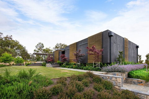 Ridge House - New Castle Holiday 2