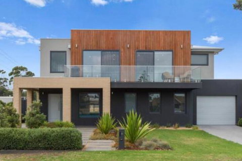 Capel Sound Beachside Luxury - New Castle Holiday 6