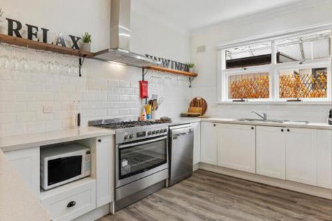 White On Wright Clare - New Castle Holiday 7