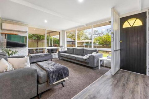 White On Wright Clare - New Castle Holiday 5