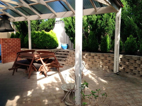 Lakeside Getaway - New Castle Holiday 0