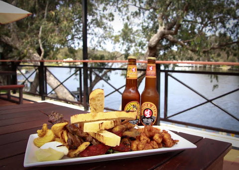 Ravenswood - New Castle Holiday 0