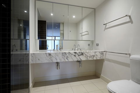 Melbourne Luxury Collection - New Castle Holiday 4