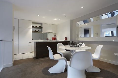 Melbourne Luxury Collection - New Castle Holiday 3