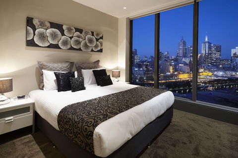 Melbourne Luxury Collection - New Castle Holiday 2