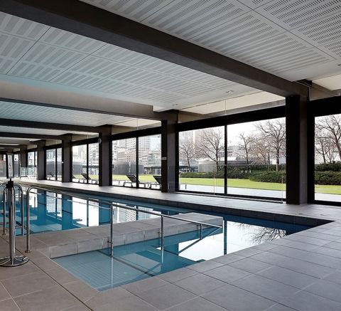 Melbourne Luxury Collection - New Castle Holiday 0