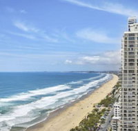 Oceanfront in Surfers Paradise Retreat - New Castle Holiday