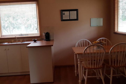 Heysen's Rest Bed & Breakfast - New Castle Holiday 1