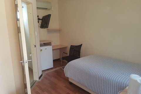 Heysen's Rest Bed & Breakfast - New Castle Holiday 4