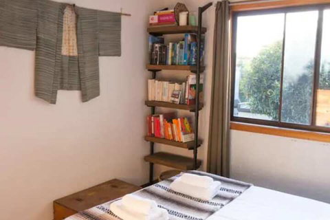 Charming Cottage With Leafy Courtyard - New Castle Holiday 4