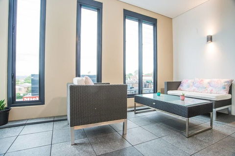 Oud Wood Apartment - New Castle Holiday 3