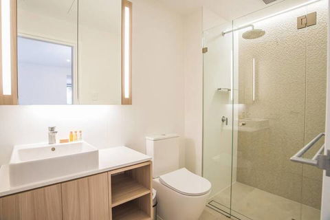 Oud Wood Apartment - New Castle Holiday 6